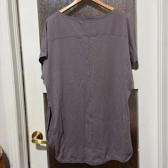 Lululemon Side Story Tee
Dusky Lavender - Picture 3 of 4